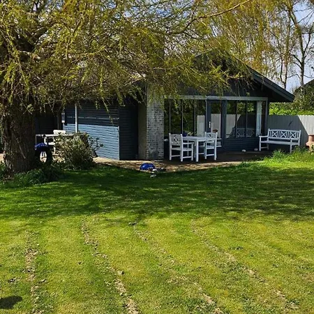 Bo I Vandkanten Pa Avernako Vakantiehuis *